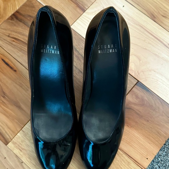 Stuart Weitzman Black Patent Leather Stiletto Heel
Women's Size 9.5 - Picture 2 of 6